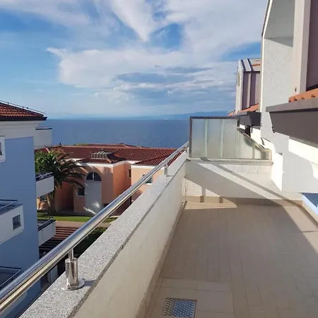 Apartment With A Sea View In Skiper